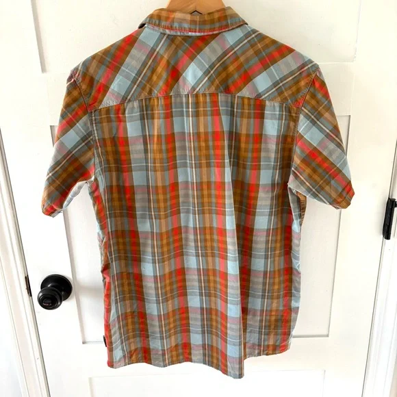 Mountain Hardwear Plaid Cotton Blend Shirt. Size Medium. - Picture 2 of 10